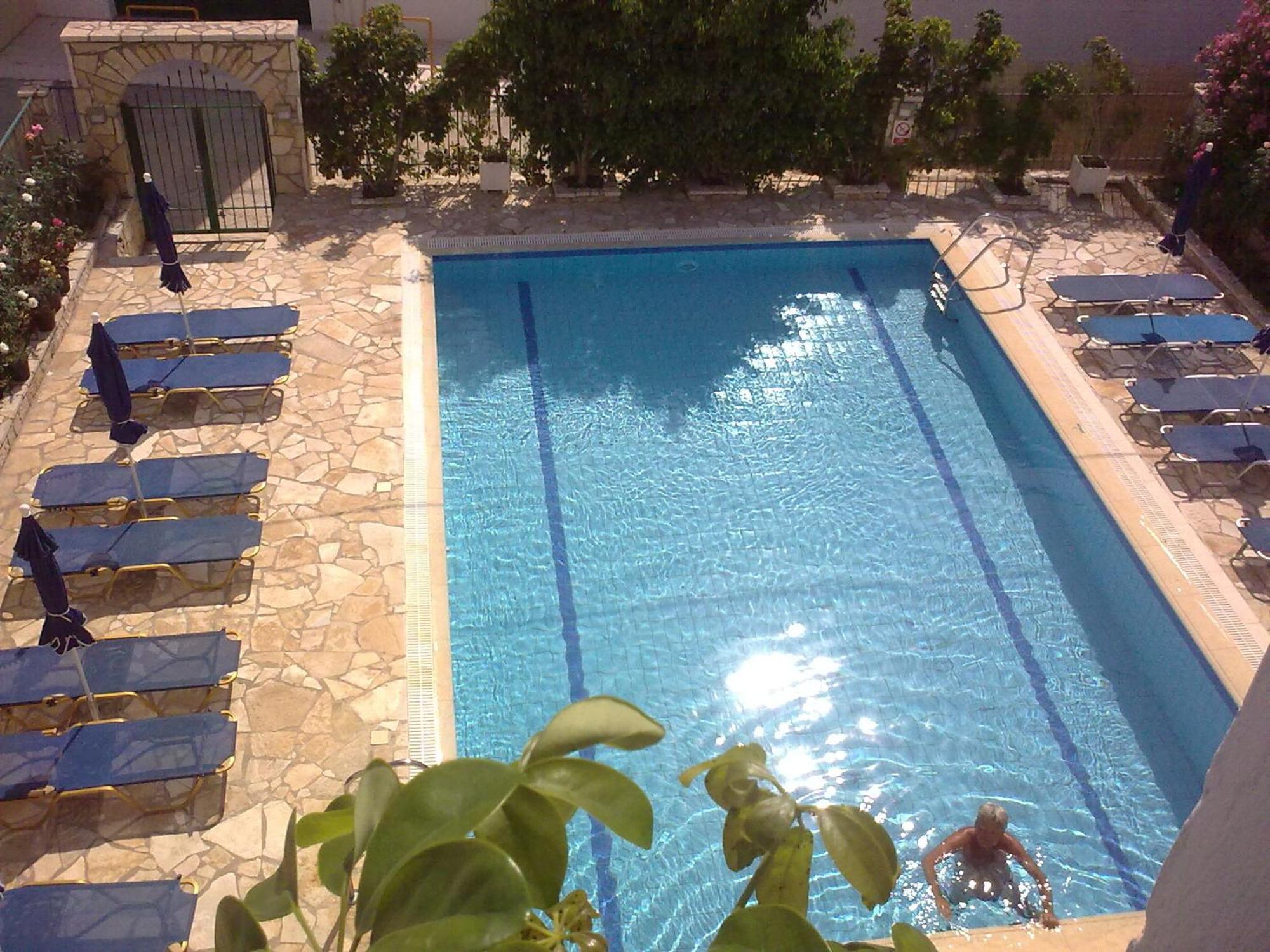 Petros Studios Poros  Extérieur photo