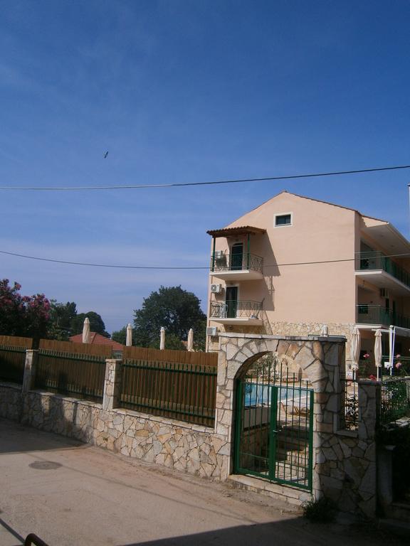Petros Studios Poros  Extérieur photo