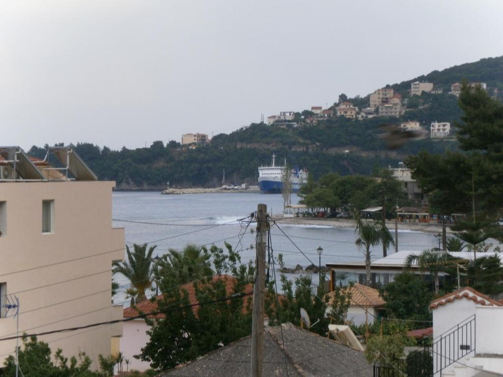 Petros Studios Poros  Extérieur photo