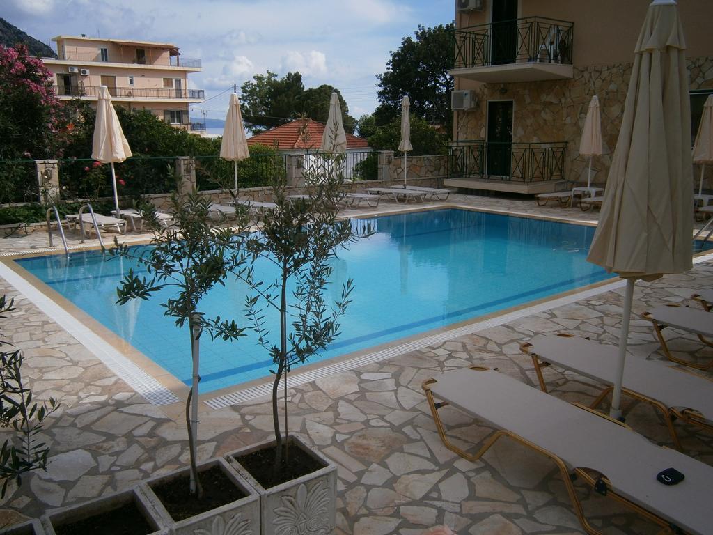 Petros Studios Poros  Extérieur photo